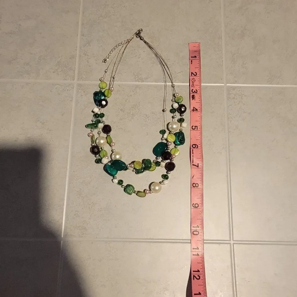 Vintage Womens Green Mixed Stone Tarnished 3 Layered Antique Fashion Necklace